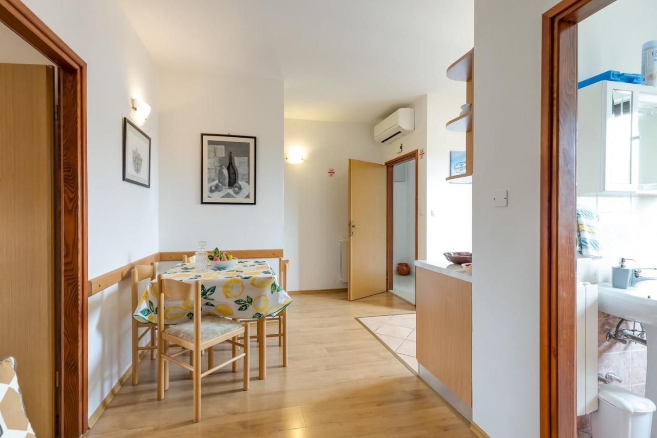 Apartments Ruzica ポレッチ エクステリア 写真